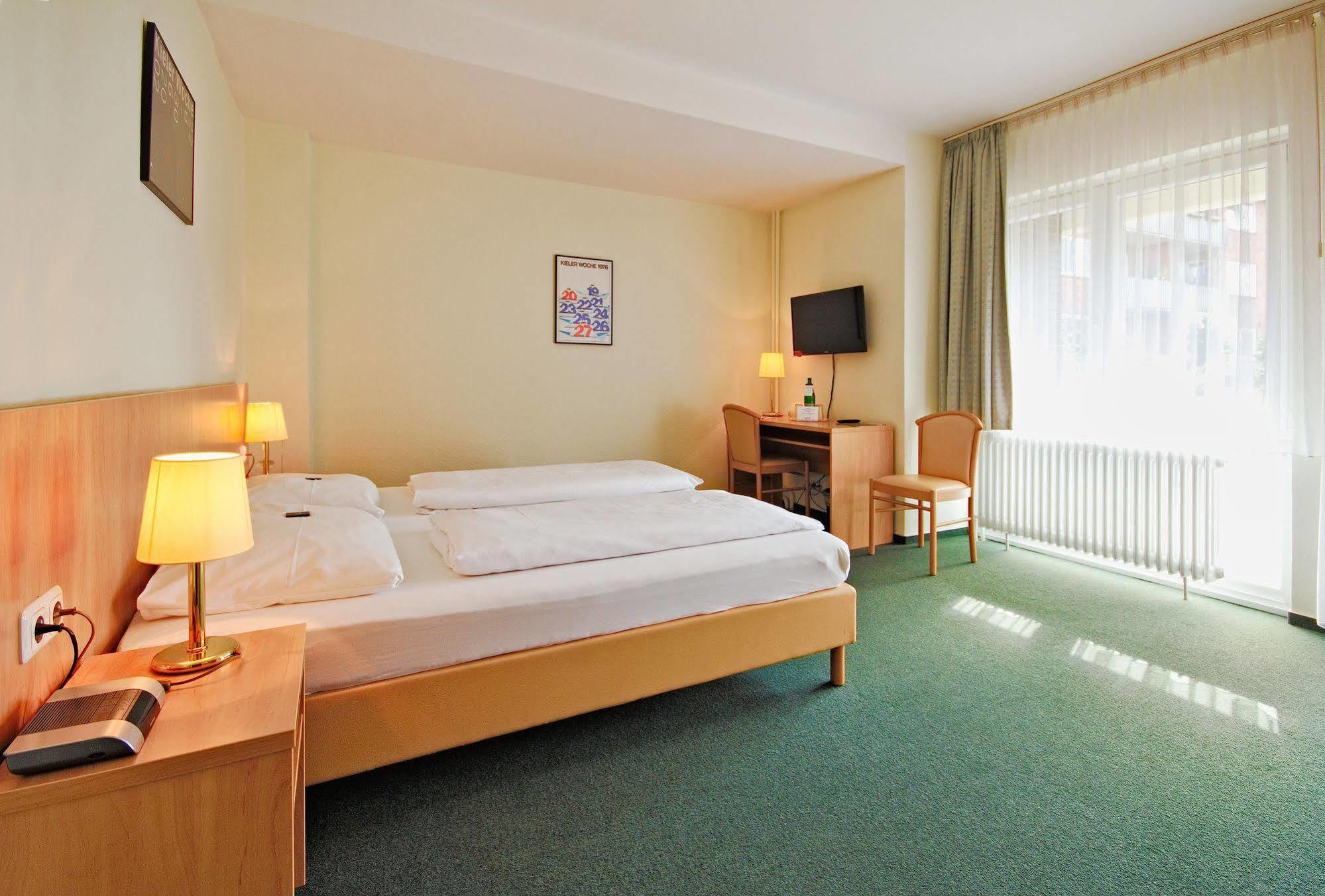Hotel Wiking Kiel Exterior foto